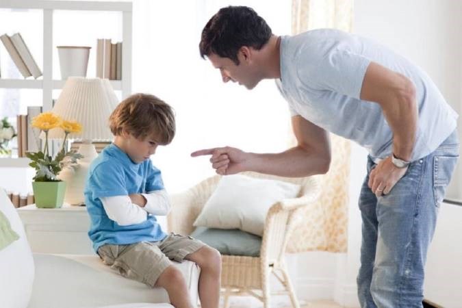 رفتار‌های اشتباه والدین و تاثیر آن‌ها در بزرگسالی کودک